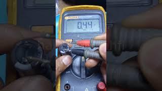 test the candesor capacitor with a digital multimeter #capacitor #digitalmultimeter