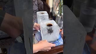 深夜喫茶店の氷の器のアイスコーヒーぐるぐる混ぜるとシャーベット状の部分もうまれて2度楽しめる！ #神戸グルメ