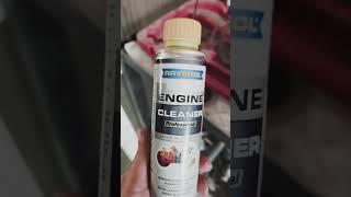 Ravenol Engine Cleaner Professional flush. I use it in my 2007 Chrysler Sebring 2.0 CRD VW engine.