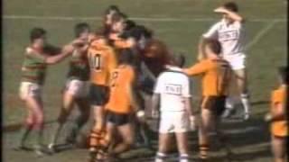 Footy Fight - Les Davidson & Steve Roach