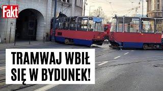 GROZA w Bydgoszczy. Tramwaj WBIŁ SIĘ w budynek. Policja ma pewne podejrzenia! | FAKT.PL