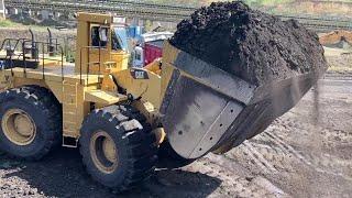 Caterpillar 992C Wheel Loader With Custom Coal Bucket Loading Trucks With One Pass -  S.G.M Melidis