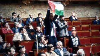  Il sort un drapeau Palestinien en plein hémicycle ! Masterclass de S. Delogu et A. Dufour