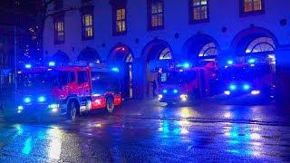 FEUERWEHR KARLSRUHE: IM STARKREGEN ZUM BRAND ~ FULL-LED LÖSCHZUG ~ EINSATZFAHRT & BLAULICHT & SCANIA