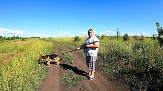 Живем в селе приехали к родителям домой.