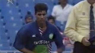 Waqar Younis Super Last Over vs NZ 1994 | 3 runs to win off 6 balls | Shows how to Bowl Super Over!!