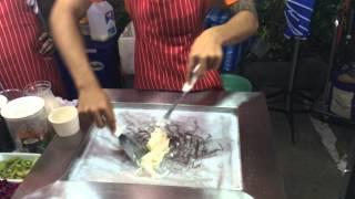 Как делают жареное мороженое в Тайланде / How Ice Cream Is Made In Thailand