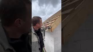Устройство карнизного свеса кровли из металлочерепицы | proffkrov.ru | Великий Новгород