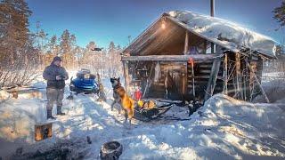 ПРОСНУЛИСЬ В ТАЁЖНОЙ ИЗБЕ В ЛЮТЫЙ МОРОЗ. РЫБАК БЫЛ В ШОКЕ. РЫБАЛКА НА ДИКОМ ТАЁЖНОМ ОЗЕРЕ.