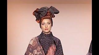 ITANG YUNAZ Indonesian Diversity Fall 2019 New York - Fashion Channel