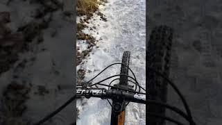 Главное правило для катания на велосипеде зимой!)