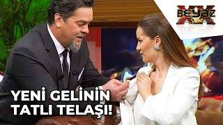 Beyaz, Fahriye Evcen'in Yakasına Çeyrek Altın Taktı! - Beyaz Show