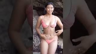 hot bikini goyang santai