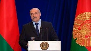 Лукашенко: главная задача учителя - обучение и воспитание детей, а не бумаготворчество