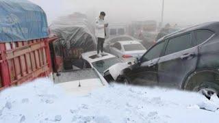 China's frozen city paralyzed as thousands of cars slip and buried due snowstorm in Heilongjiang