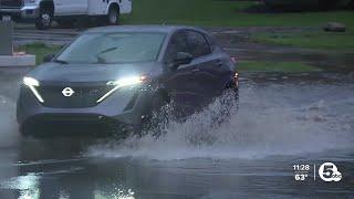Duo helps cars out of flood waters in Bedford Heights