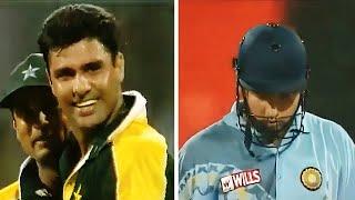 Waqar Younis Amazing Bowling Spell 5/31 VS INDIA