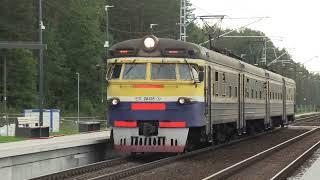 Электропоезд ЭР2-605/1310 на о.п. Озолниеки / ER2-605/1310 EMU at Ozolnieki stop