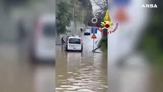 Maltempo Toscana, esonda il torrente Rimaggio a Sesto Fiorentino