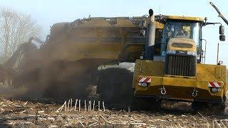 TerraGator 3244 6-Wheeled Monster Intjecting Slurry on Dusty Field | Danish Agriculture