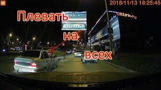 Видеорегистратор (авторегистратор) 13.11.2018 Екатеринбург, ул.Посадская, неадекват