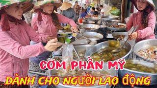 Bất ngờ trước quán cơm phần Mỹ dành cho người lao động nghèo ở miền tây