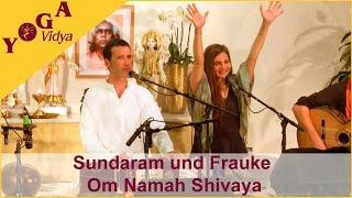 Sundaram and Frauke chant Om Namah Shivaya at the Musicfestival