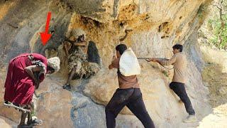 The most breathtaking chase: Hossein and Farzad against the cave dweller to save the nomadic widow