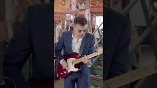 Singing For Strangers in a Food Court @portilloshotdog