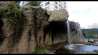 3640. Водопад в одном из двориков.  Вишнёвое (укр. Вишневе) — город в Киевской области Украины