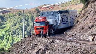 The Most Incredible Large Cargo Transportation! Extreme Dangerous Truck Driving.