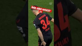 Granit #Xhaka nimmt mit seinem ersten Tor für die #Werkself alle hops 