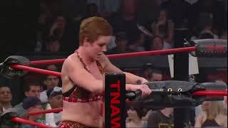 Roxxi Laveaux  Diving Crossbody on Awesome Kong