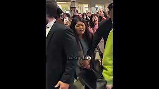 Just look at this fan! I understand her of course,but…#shorts #seokjin #lol #crazy