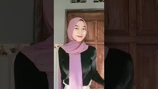 apa yang terlihat? #TikTok #TikTokviral #Sangebanget #hijabsange #HijabNakal #hijab #jilbobs