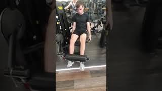 Anthony Hopkins on the Leg Extension machine!