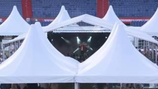 Wim Dalmee zingt Delilah live in de Kuip