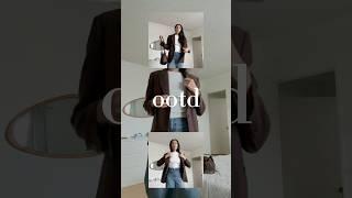 Casual #ootd with jeans, tee, and a blazer