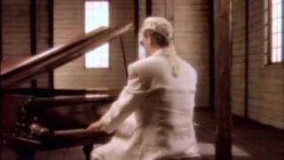 Elton John You gotta love someone.avi