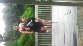 One arm overhead wife press