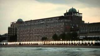 Chanel Cruise 2009-2010 Fashion Show (full)