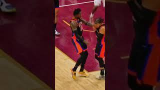 Julius Randle accidentally hit Jalen Brunson  | #shorts