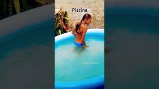 Curtindo na piscina ft Sophia #poll #girl #diversão #poolchallenge