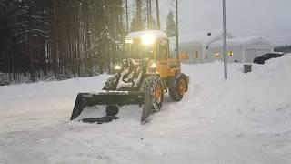 Clearing snow with the L30