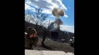 UA troops fire SA-16 Igla-1 MANPADS as an airstrike hits in the background (Ukraine footage war)