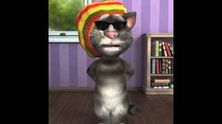 Talking Tom играет  на губной гармошке