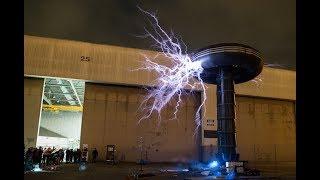 World's Largest Tesla Coil – Full Power Demo