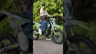 Отличный выбор  #мотоцикл #девушка #мото #электромотоцикл