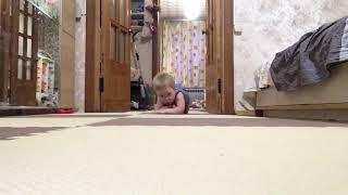 1 год и 10 мес. Поползушки/ Tisha crawls. 1 year 10 months