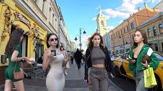 THIS IS NOT SHOWN ANYWHERE! It's Evening Moscow now! Beautiful Russian Girls.